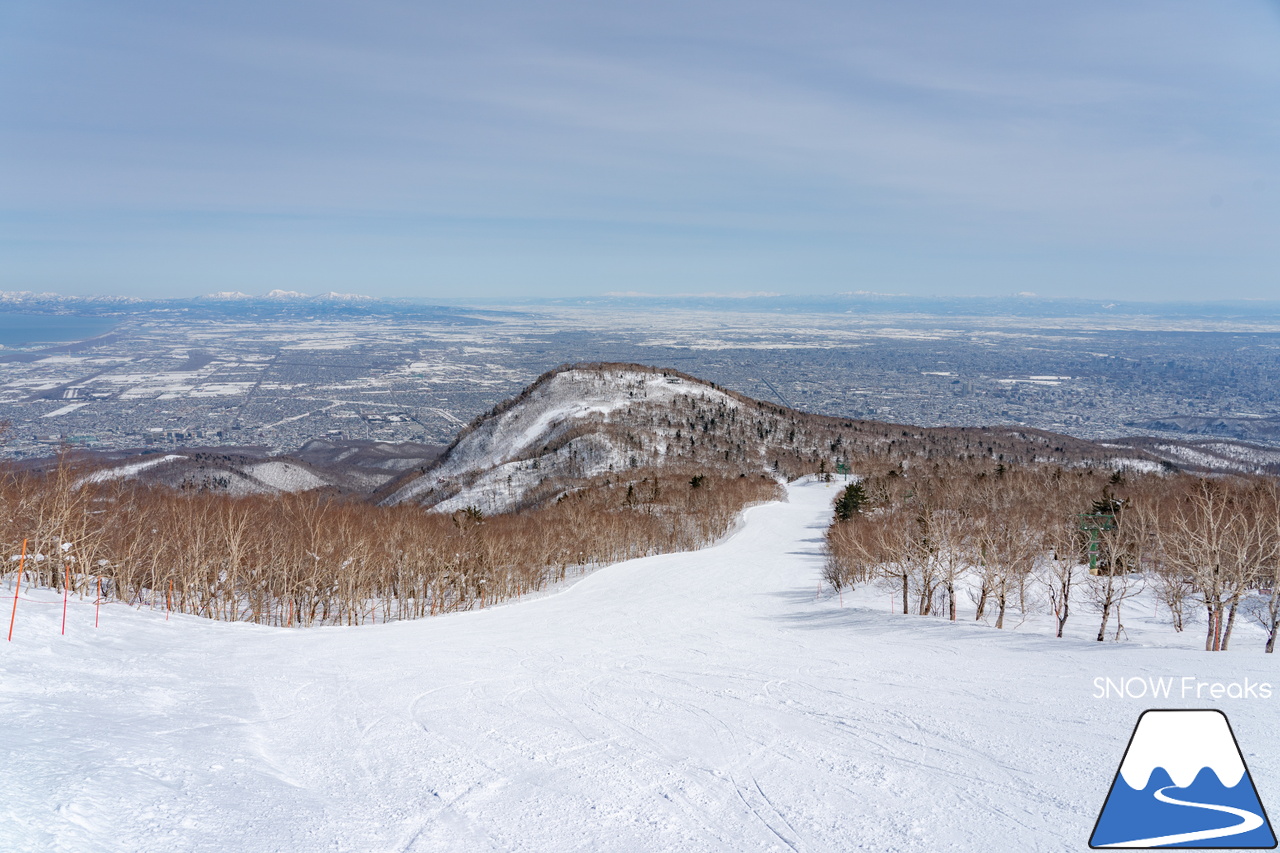 サッポロテイネ｜オリンピアゾーンは、3月31日で営業終了のはずですが…。まだまだ積雪たっぷりのゲレンデ。コンディション良好です！